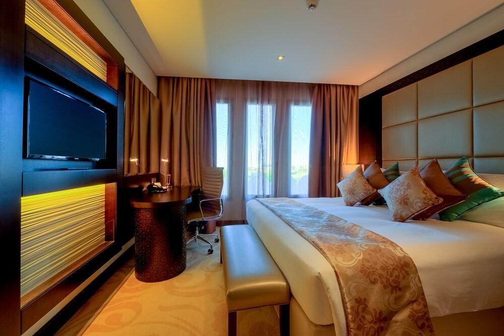 Holiday Inn Muscat Alseeb By Ihg Exterior photo