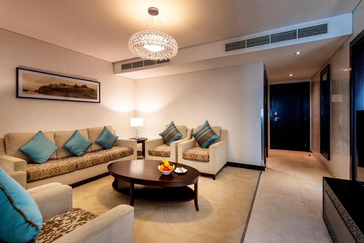 Holiday Inn Muscat Alseeb By Ihg Exterior photo