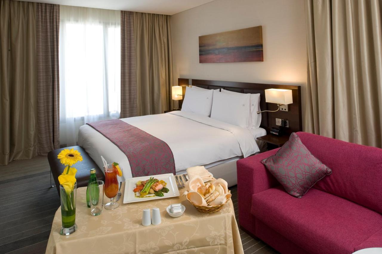 Holiday Inn Muscat Alseeb By Ihg Exterior photo