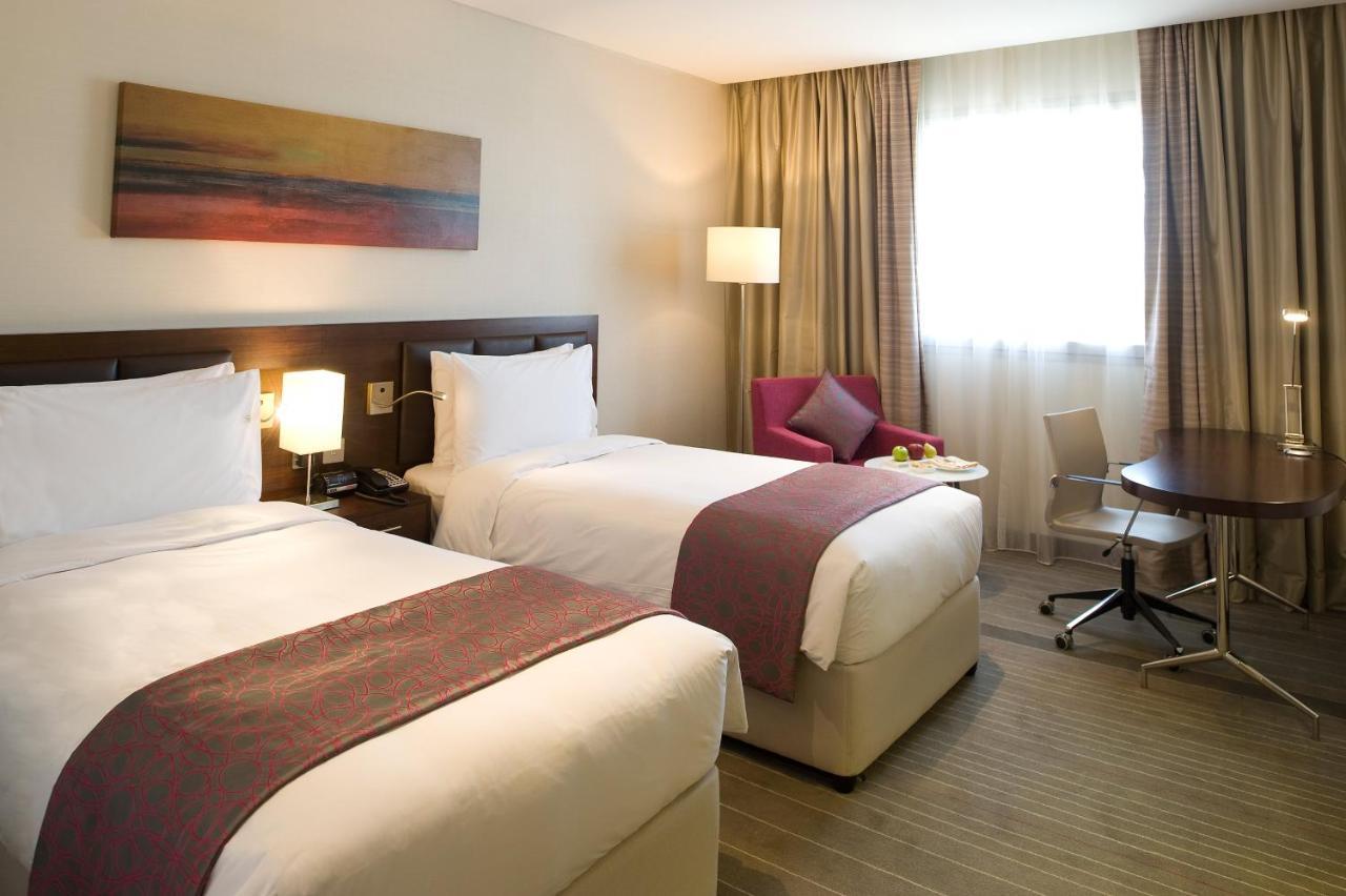 Holiday Inn Muscat Alseeb By Ihg Exterior photo