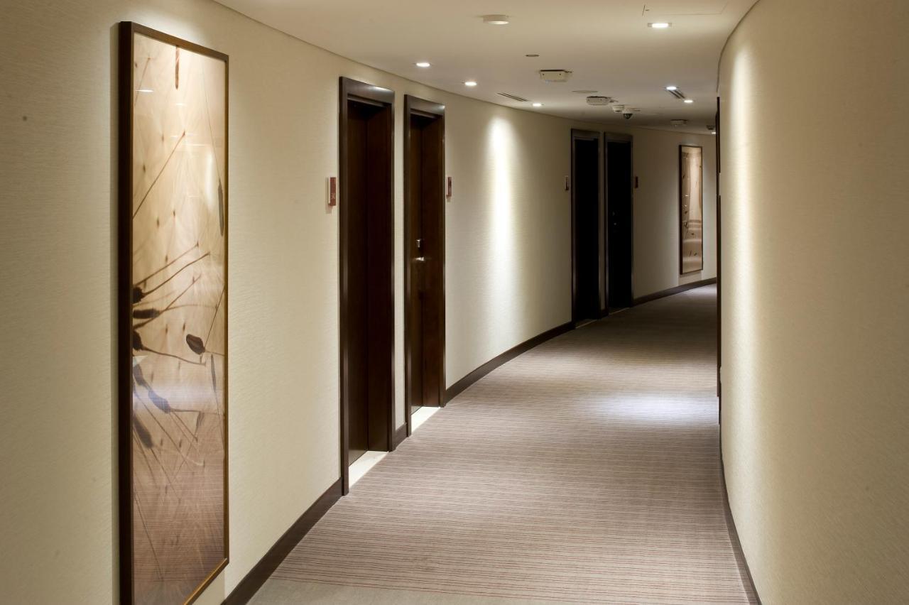 Holiday Inn Muscat Alseeb By Ihg Exterior photo